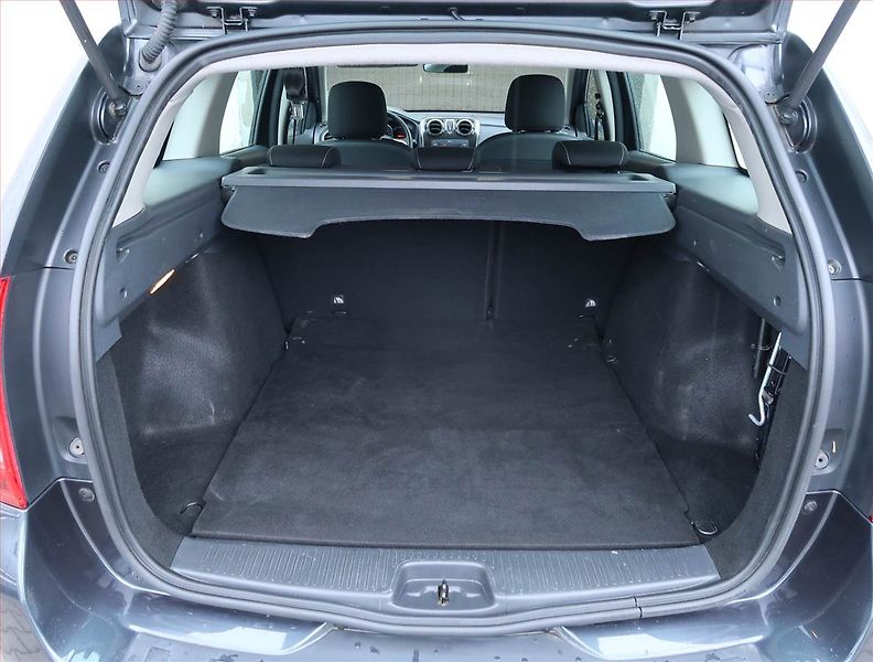 Dacia Logan (2018) 1.0 SCe, ČR,1.maj, Serv.kniha - fotka 13 z 15