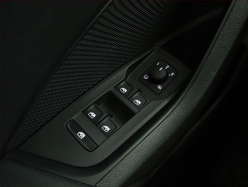 Škoda Octavia (2023) 2.0 TDI - fotka 16 z 16