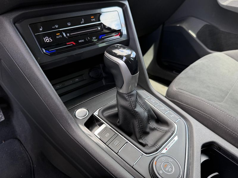 Volkswagen Tiguan (2022) 2.0 tsi 140 kw/4x4/záruka/DPH - fotka 18 z 21