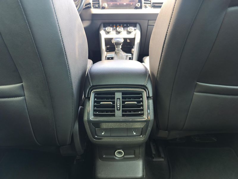 Škoda Karoq 2018 ČR 1.6 TDI DSG STYLE  - fotka 21 z 34
