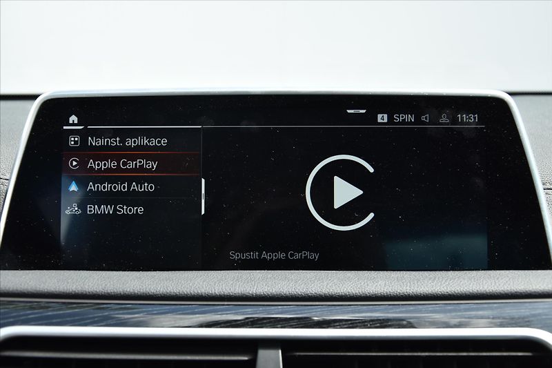 BMW Řada 7 740d xDrive 250kW LASER ČR - fotka 24 z 33