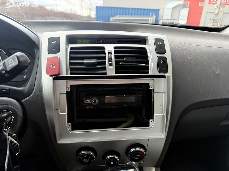 Hyundai Tucson (2006) 2.0CRDi,83kw 4x4 Aut. Původ ČR - fotka 17 z 19