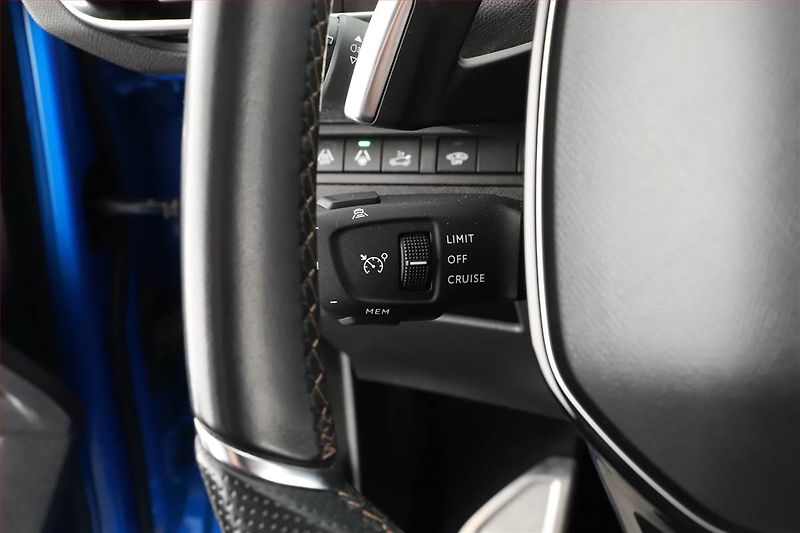Peugeot 3008 (2021) 1.2 PureTech - fotka 11 z 20
