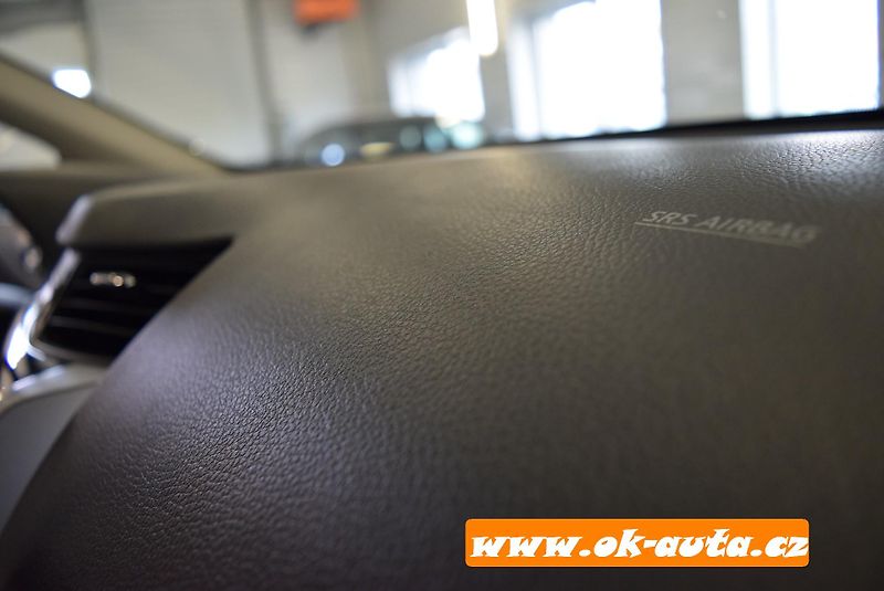 Nissan Navara 2.3 DCi KING-CAP HARDTOP 2022 - fotka 29 z 56