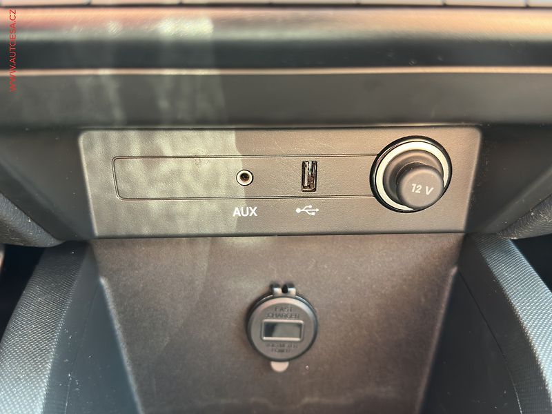 Škoda Fabia (2015) 1.4TDi, ČR, Style, xenon - fotka 16 z 18