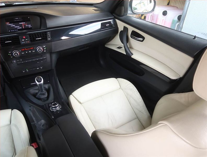 BMW Řada 3 (2009) 320 i, Navi, Xenony, Tempomat - fotka 8 z 19