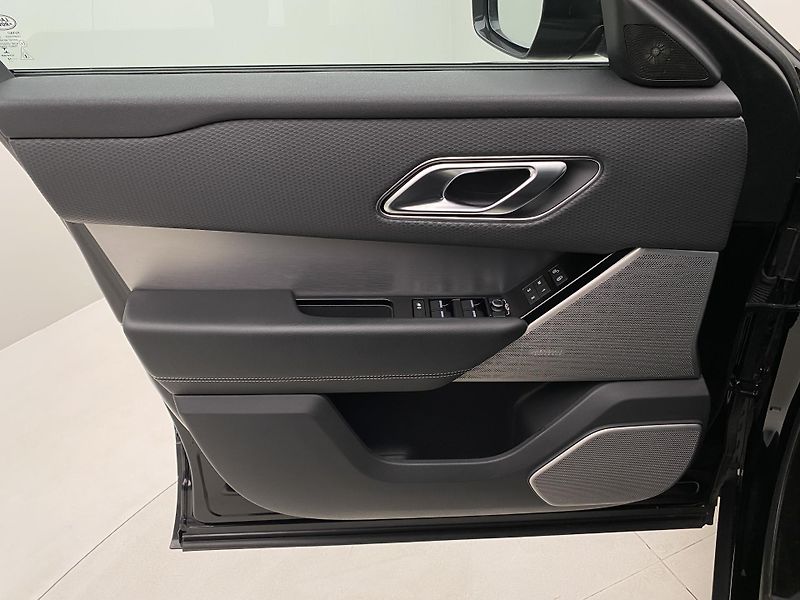Land Rover Range Rover Velar D300 SE R-DYNAMIC REZERVACE - fotka 7 z 48