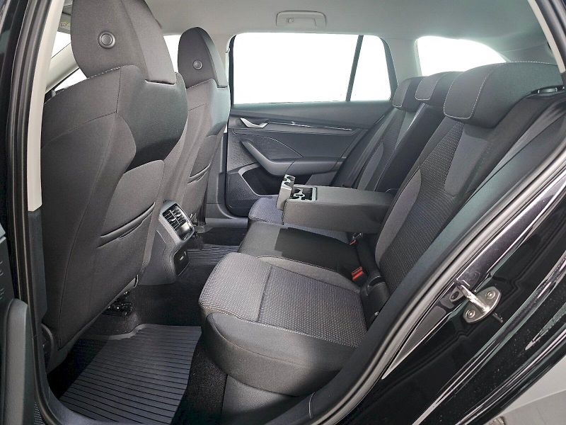 Škoda Octavia (2024) COMBI 1.5TSI 85kW DSG SELECTIO - fotka 7 z 26