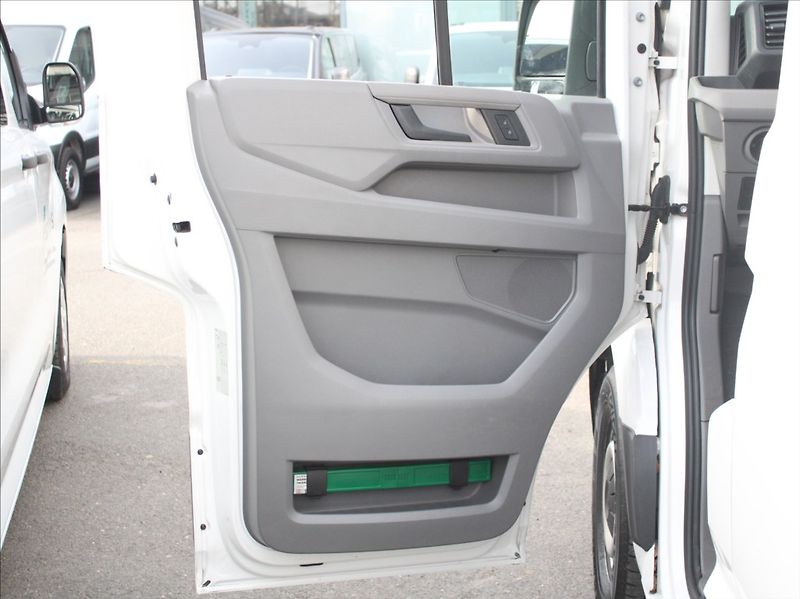 Volkswagen Crafter 2,0 TDi 35 DR 5L.Zár. 170tkm. - fotka 12 z 17