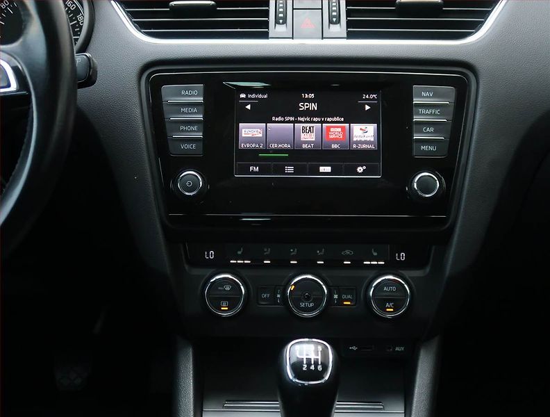 Škoda Octavia (2013) Elegance 1.4 TSI, Serv.kniha - fotka 12 z 19