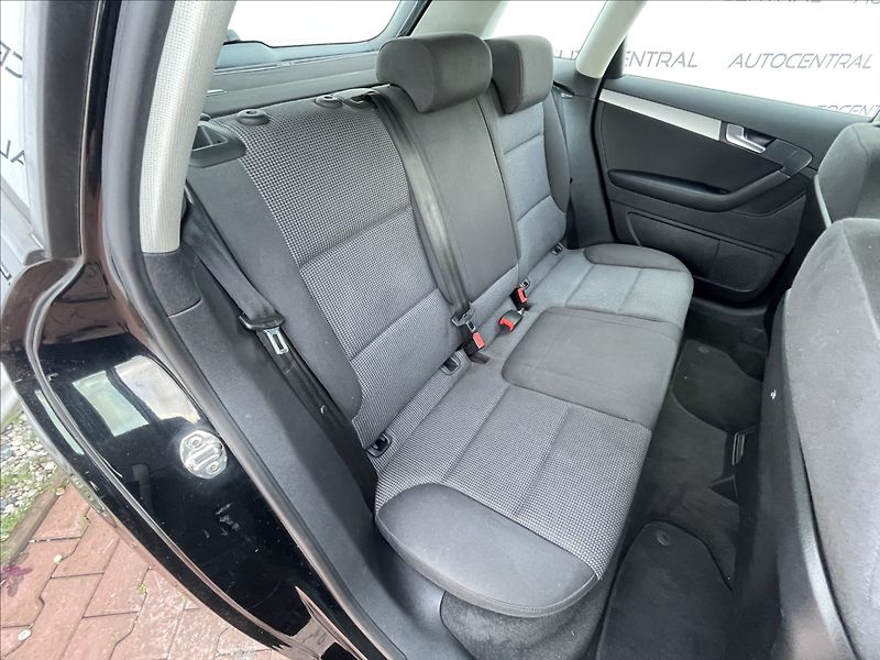 Audi A3 1,2 TFSI Sportback 77kw servis - fotka 21 z 23
