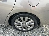 Toyota Auris 1.8i 16v HYBRID AUT NAVI CAM!! - náhled 27