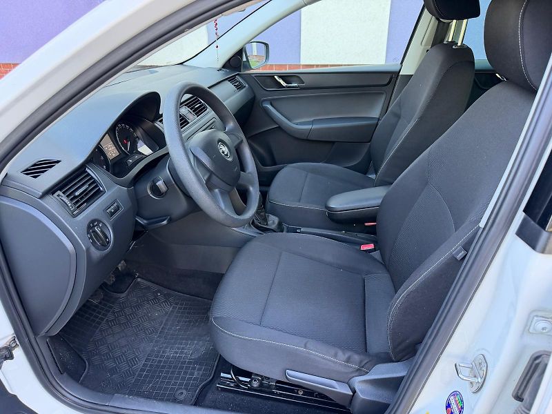 Škoda Rapid 1,2 TSi / 63 kW / Ambiente  - fotka 10 z 21