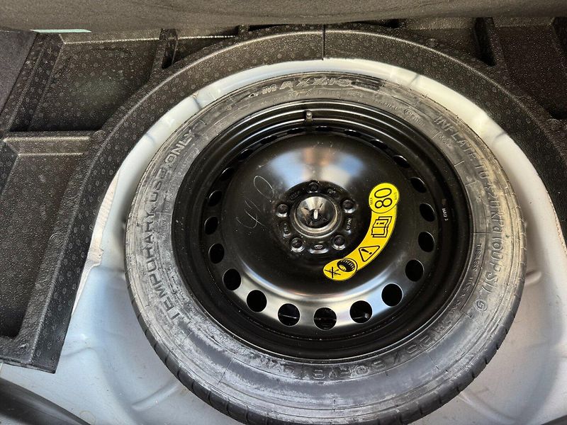 Ford C-MAX (2017) 1,5 Eco Boost 110 Kw Automat - fotka 24 z 35
