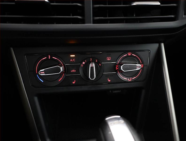 Volkswagen Polo (2019) 1.0 TSI, Automat - fotka 10 z 16