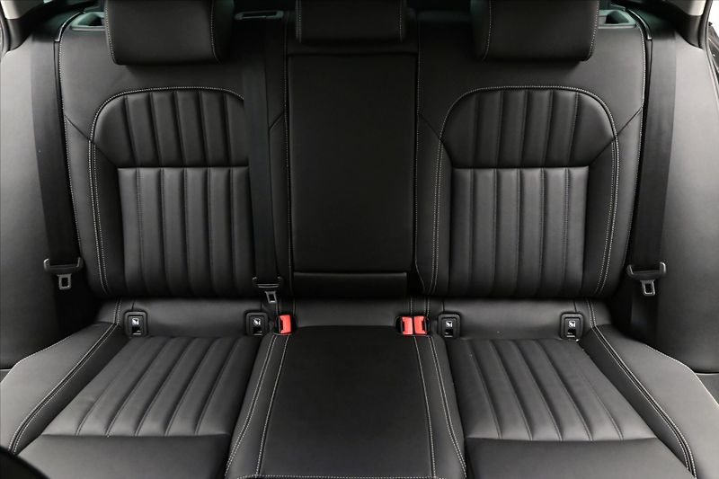 Škoda Superb 2,0 TDI 110 KW DSG STYLE Záruk - fotka 29 z 33