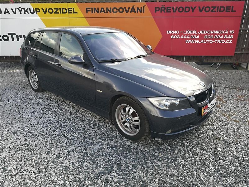 BMW Řada 3 2,0 d 320d kombi - fotka 2 z 15