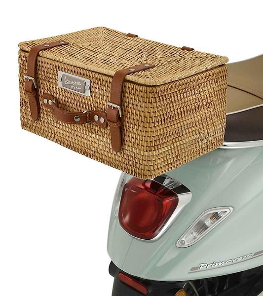 Vespa Primavera Pic Nic