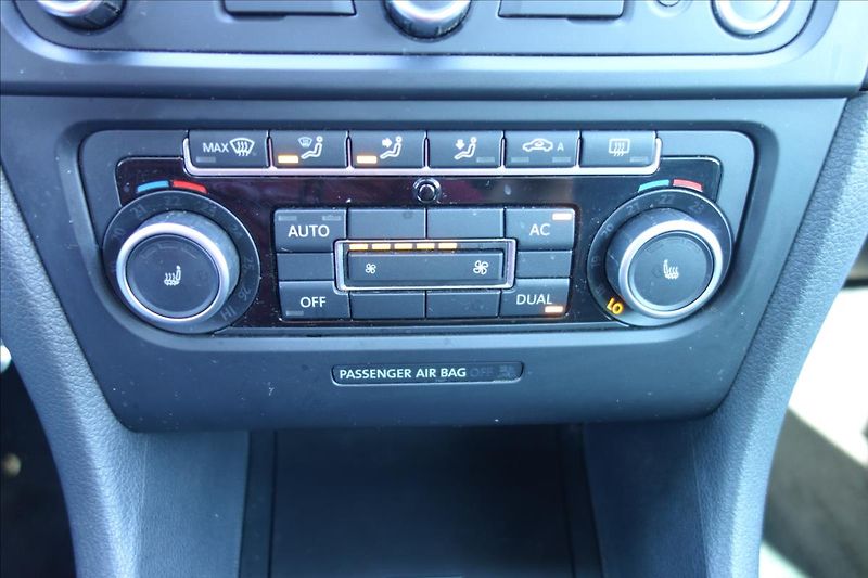 Volkswagen Golf 1,6 TDi 77KW, TRENDLINE. - fotka 21 z 27