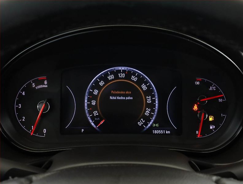 Opel Insignia (2016) 2.0 CDTI, Automat, Navi - fotka 9 z 18