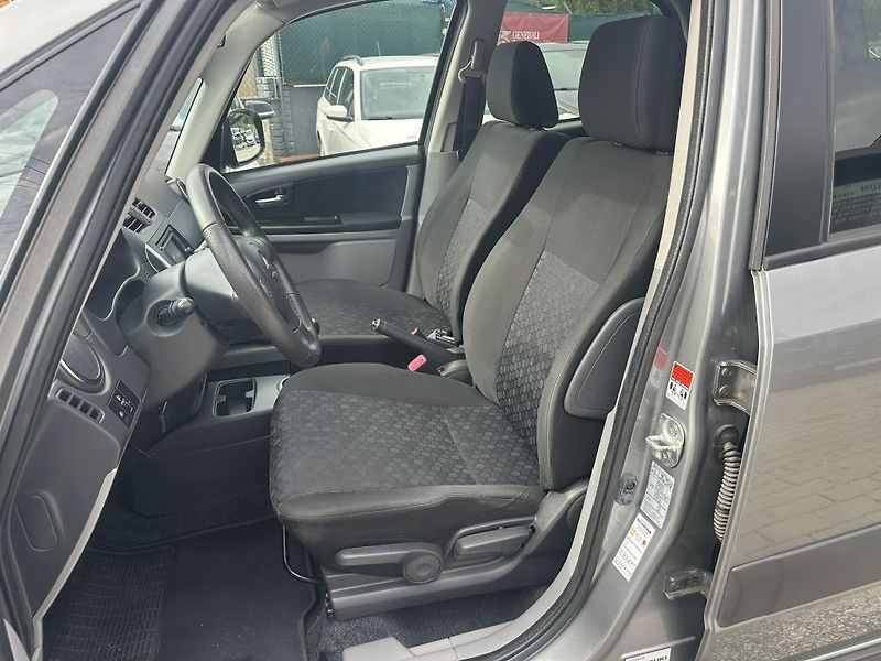 Suzuki SX4 Style 1.6i 88kW  serviska - fotka 14 z 24