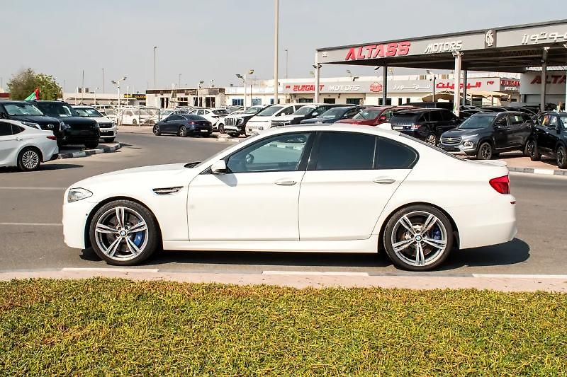 BMW M5 (2012) M5 4.4 V8 Twin-Turbo - fotka 3 z 14