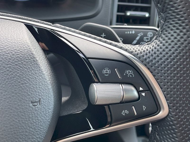 Škoda Karoq (2024) 2.0 TDI 110 kW 4x4 DSG SportLi - fotka 11 z 35