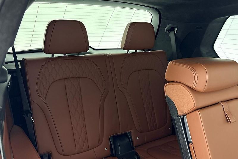 BMW X7 M50i - fotka 15 z 31