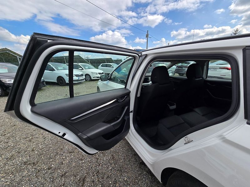 Škoda Octavia (2023) 1.5 TGi 96KW Amb - fotka 11 z 23