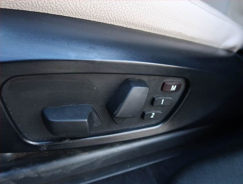 BMW X3 (2012) xDrive35d, 4X4, Automat, ČR - fotka 21 z 27