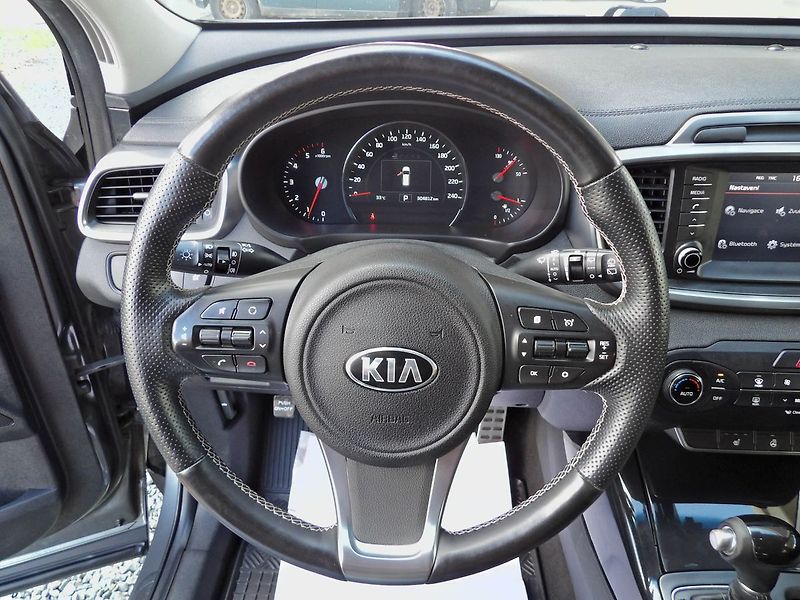 Kia Sorento 2.2CRDi Comfort Tažné ČR DPH - fotka 12 z 31