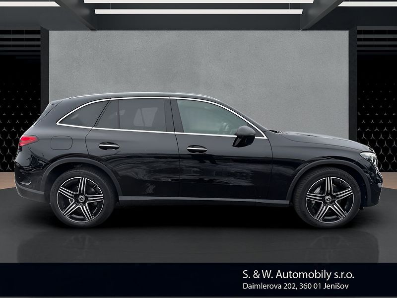 Mercedes-Benz GLC 220d AMG 4MATIC - fotka 4 z 31