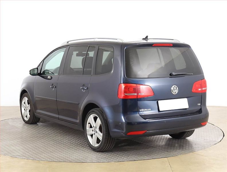 Volkswagen Touran (2013) 1.6 TDI, Automat, Navi - fotka 4 z 18