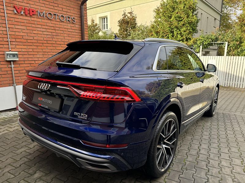 Audi Q8 50TDi-ČR-R22-B&O-NT-TAŽ-MASÁŽ - fotka 5 z 39