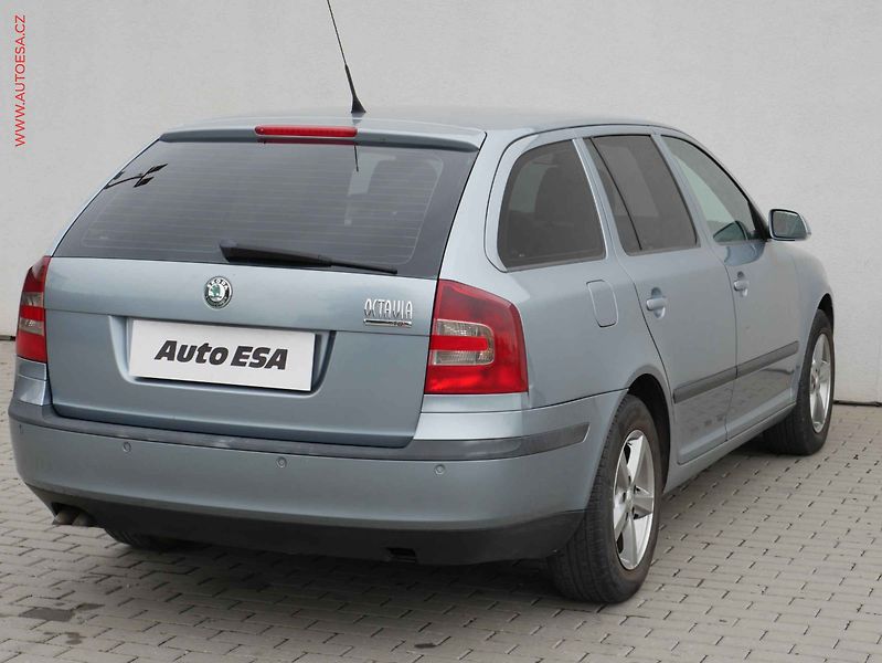 Škoda Octavia (2006) 2.0TDi, AC, park.čidla - fotka 4 z 14