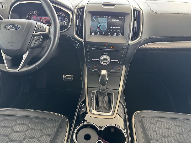 Ford S-MAX (2017) 2,0SCTi AUT. VIGNALE 7.MÍST - fotka 11 z 33