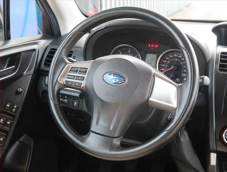 Subaru Forester (2015) 2.0 d, 4X4, Serv.kniha, Navi - fotka 17 z 17