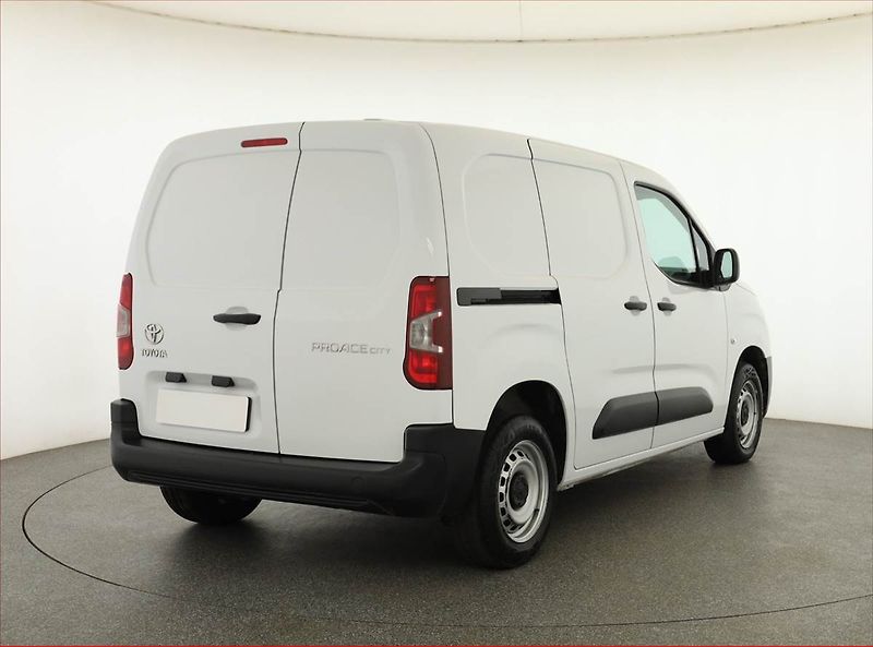 Toyota ProAce City (2024) 1.5 D4-D, ČR, DPH - fotka 5 z 16
