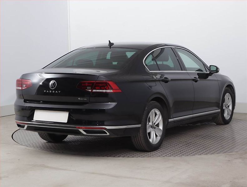 Volkswagen Passat (2021) Elegance 2.0 TDI - fotka 5 z 22