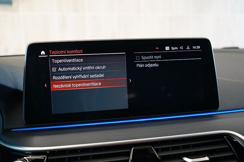 BMW Řada 5 M550i xDrive, Nezávislé, Laser - fotka 32 z 50