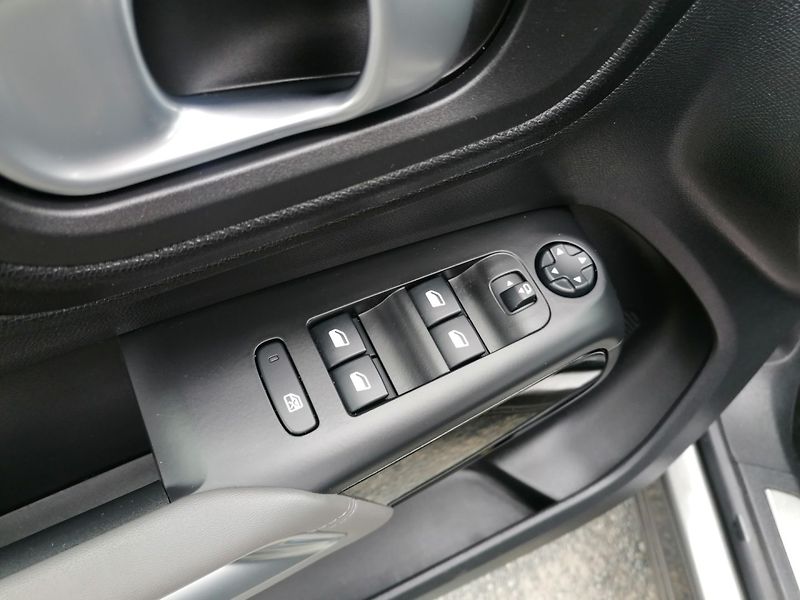 Citroën C5 Aircross (2021) 1.6 Hybrid Plug-in 225E - fotka 24 z 43