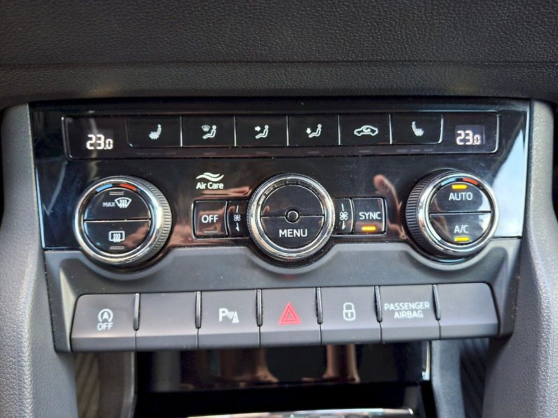 Škoda Karoq (2020) Scout DSG 4x4 2,0TDi 110kW - fotka 31 z 34