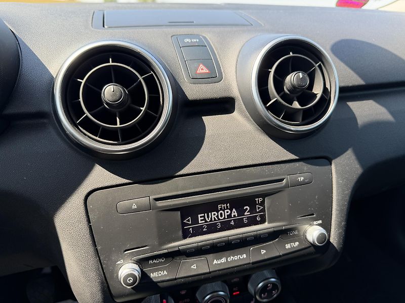 Audi A1 1.2 TFSI AC VÝHŘEVY SERVISKA - fotka 18 z 31