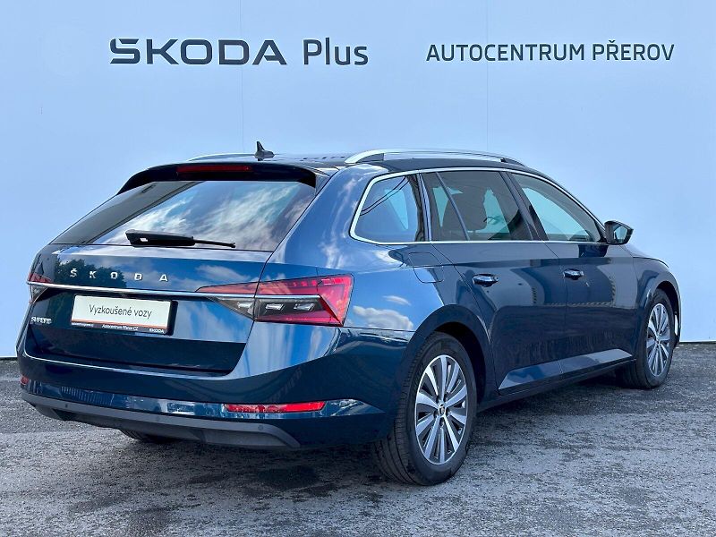 Škoda Superb (2023) 2.0 TDI 110kW DSG Style Extra, - fotka 2 z 35