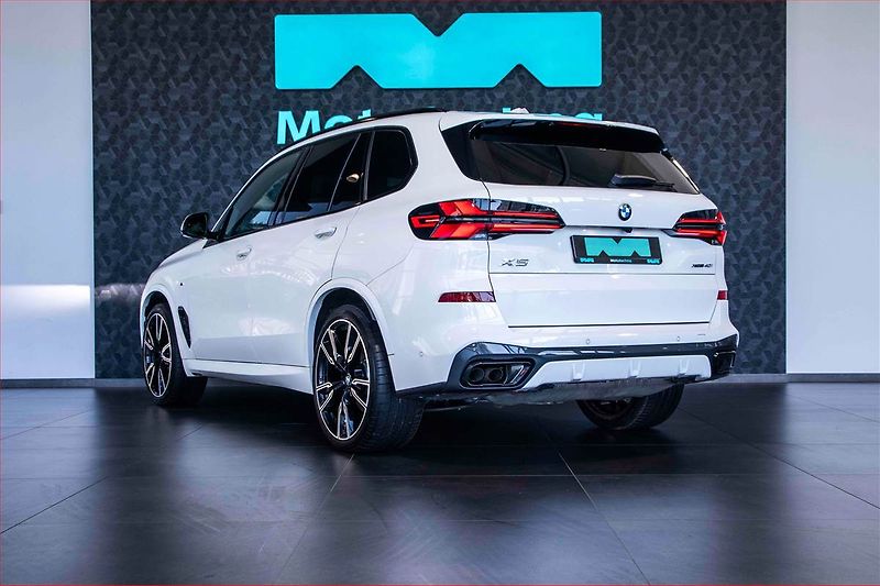 BMW X5 (2025) xDrive40i - fotka 4 z 23