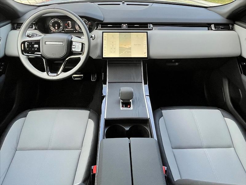 Land Rover Range Rover Velar 2,0 D200 DYNAMIC SE AWD - fotka 11 z 29
