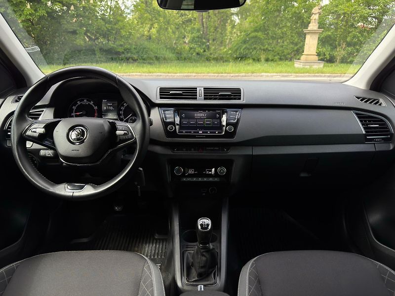 Škoda Fabia 1.0Tsi 70kW 1.MAJ ČR TAŽNÉ  - fotka 10 z 23