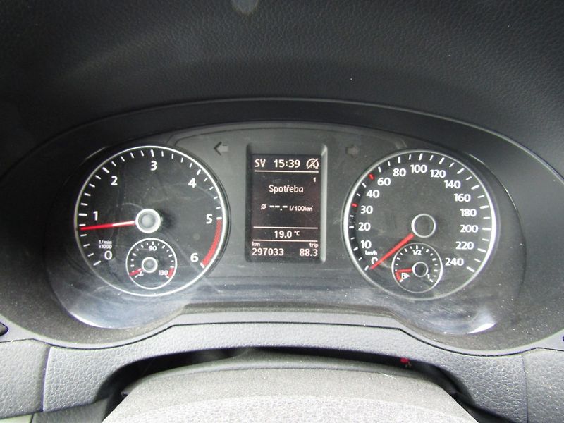 Seat Alhambra (2014) 2.0 TDI 103kW 4KIDS - fotka 26 z 44