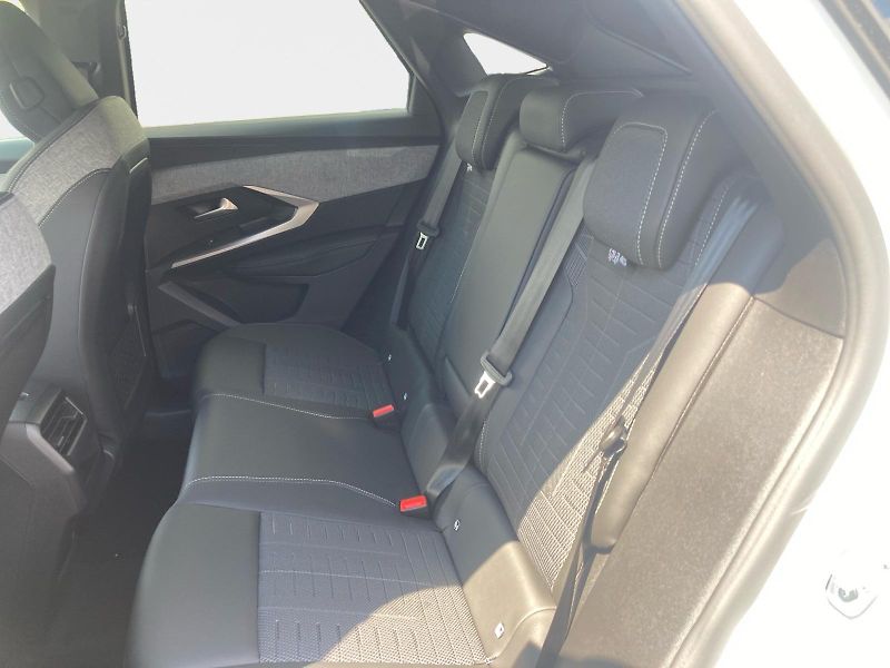 Peugeot 3008 GT Hybrid 145 e-DCS6         - fotka 13 z 15