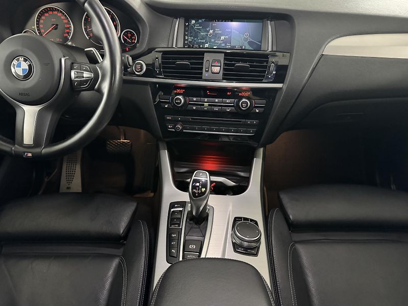 BMW X4 (2017) X4 M40i xDrive HARMAN KARDON - fotka 14 z 35